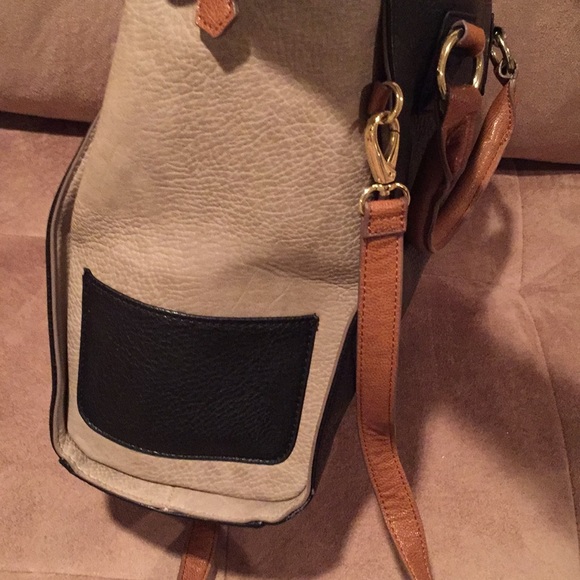 Danielle Nicole bag a stunner large mint condition - Picture 5 of 6